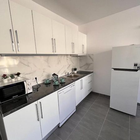 Moderno Y Reformado Estudio Palmeras Apartment Фуeнхирола Екстериор снимка